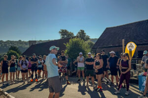 RtW_ChilternsSummer10k_2026-01 runners in the chilterns taking part in the summer 10km trail run