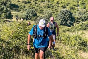 RtW_ChilternsSummer10k_2026-09 runners in the chilterns taking part in the summer 10km trail run